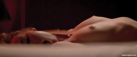 Freya Mavor naked breasts