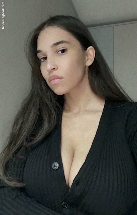 Kamilla Karieva Flinnywinnyy