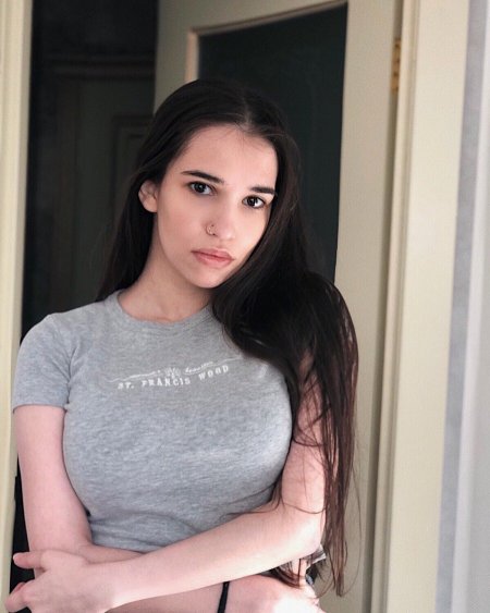 Camila Karieva Flinnywinny