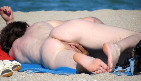 Bbw on the beach spied