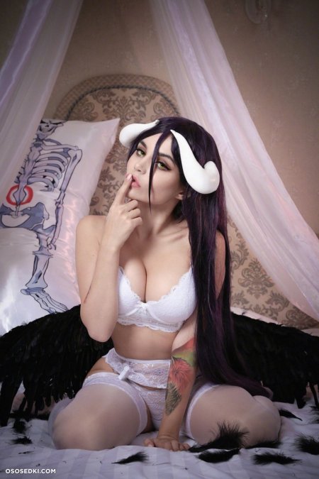 Kalinka Fox Cosplay Albedo