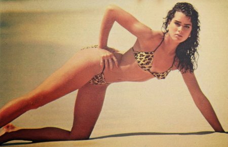 Brooke Shields Blue Laguna hot