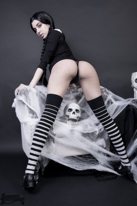 Wansee Addams cosplay naked