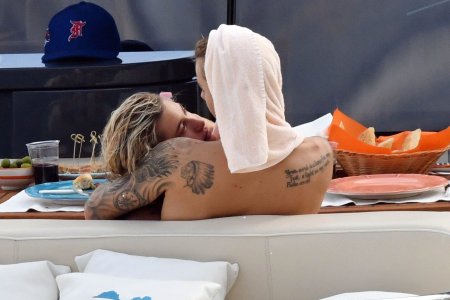 Hailey Bieber Topless