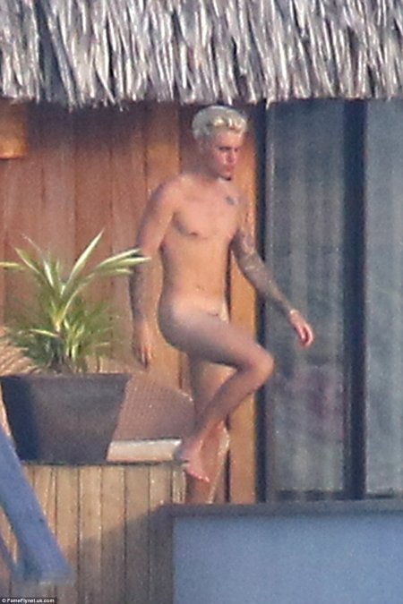Justin Bieber on Bor Boro without Panties