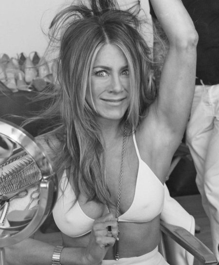 Jennifer Aniston Bikini