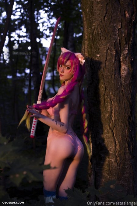 Naked women from the blade dissecting demons