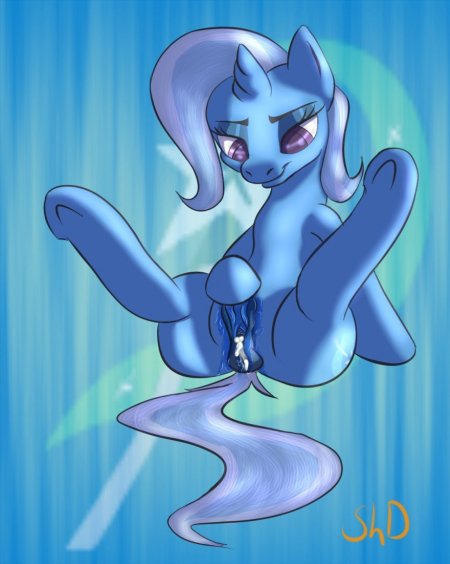 Pony Trixie masturbation