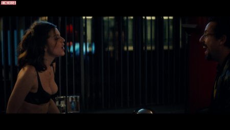 Julia Fox Failed Jewelry Scene