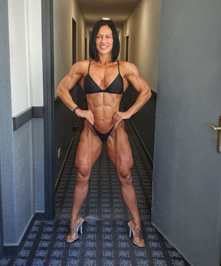 Alicia Romero Fitness