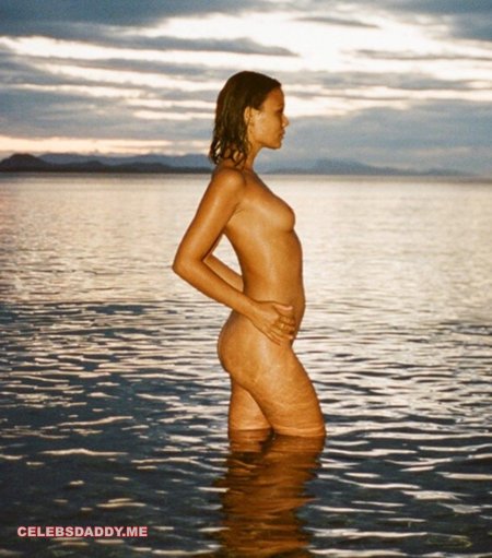 Natalie Kelly Erotic photos