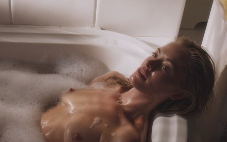 Krustanna Loken Toples