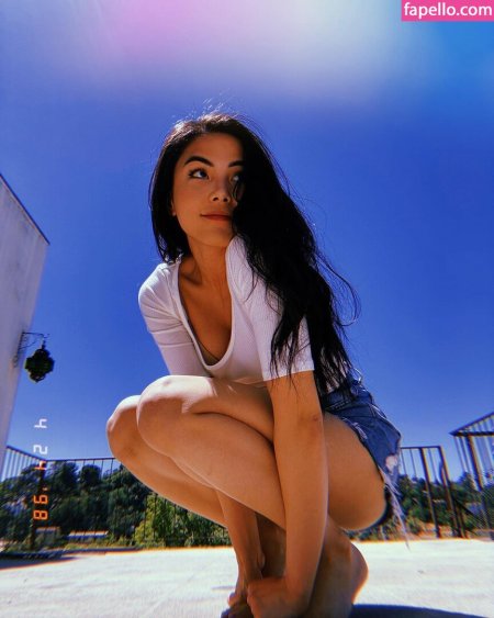 Anna akana