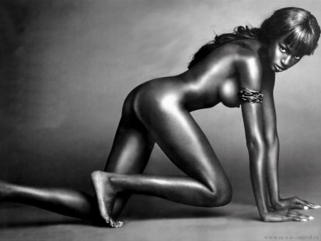 Fakes naked Naomi Campbell