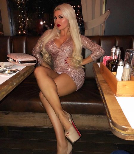 Jelena Unikat breast