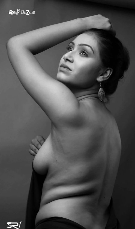 Ero photo Indian model shovkases