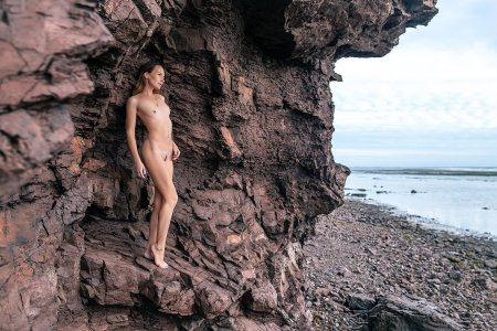 Leah Kagramanova Nude model