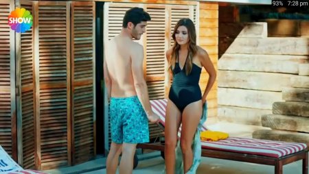 Actress Hande Erchel SEKS