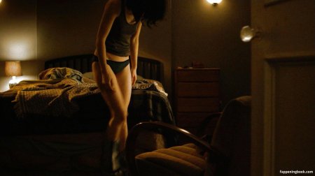 Kristen Alice Ritter Nude