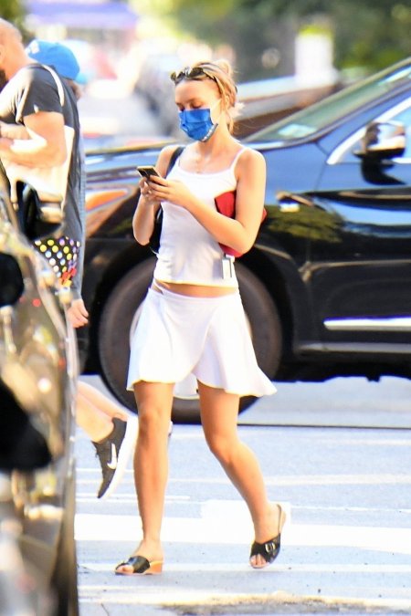 Lily Rose Depp Brales