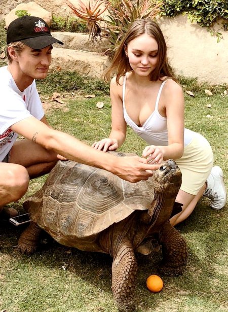 Lily-Rout Depp Naked