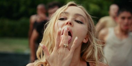 Lily Rose Depp Topless