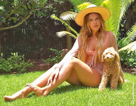 Millie Bobby Brown Hot