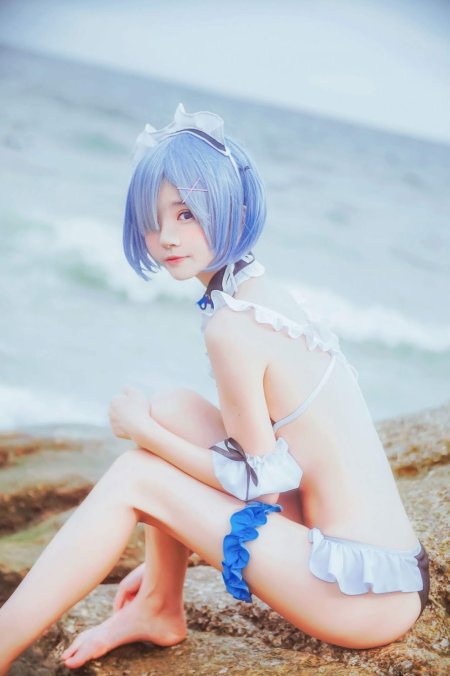 Re Zero cosplay 18