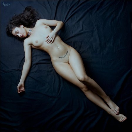 Girl nudity aesthetics