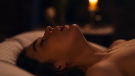 Ella Hunt Dikinson Hot