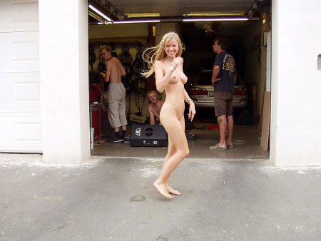 Nudity in everyday life