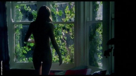 Emily Blunt Hot Scenes