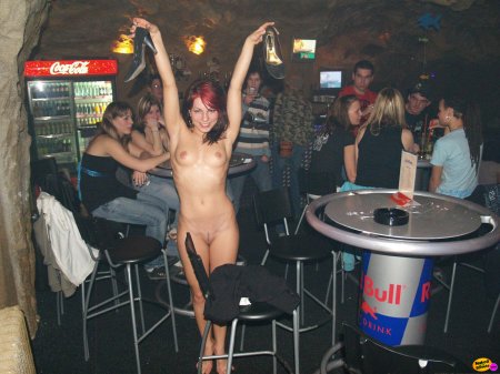 Aliens in the nude bar