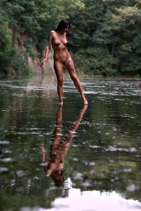 Oksana Gromova photographer naked