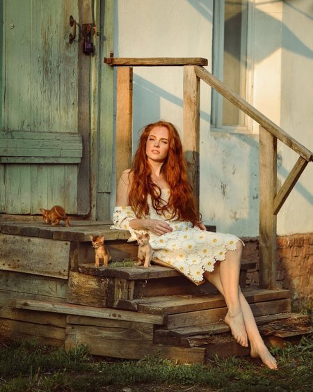 Oksana Butovskaya Red