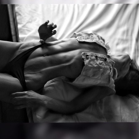 Phytonyashka in erotic on the bed