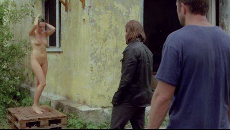 Annabell Wallis photo naked