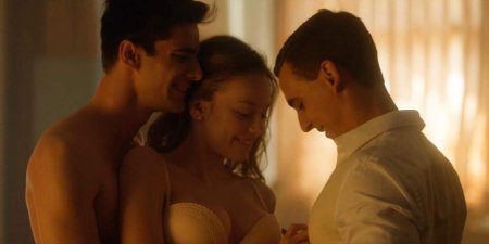 Esther Exposito Erotic scenes