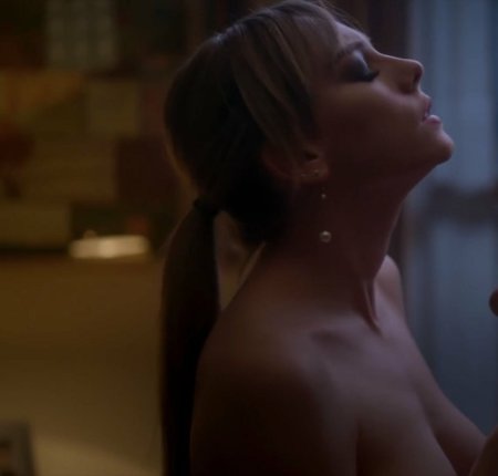 Esther exposito naked boobs