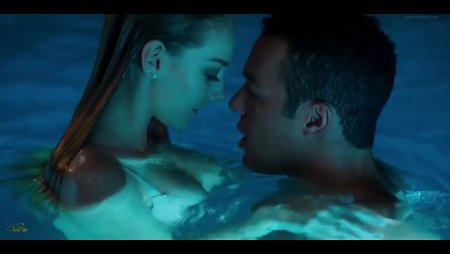 Esther Exposite bed scenes