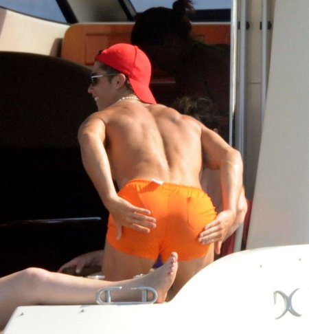 Cristiano Ronaldu is naked