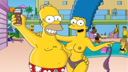 Marge Simpson in erotic linen