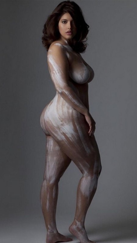 Victoria Dzhanashvili model plus saz