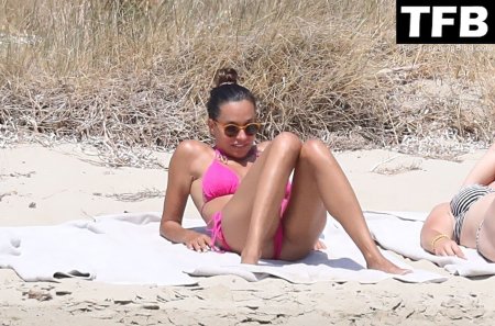 Andrea Schlager legs