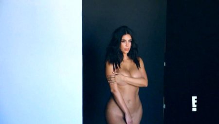 Courtney Kardashian naked 18 +