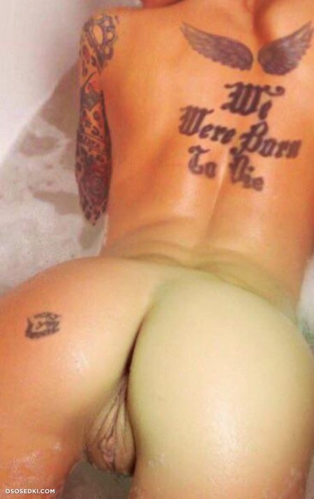 Alex Muchchi naked photo