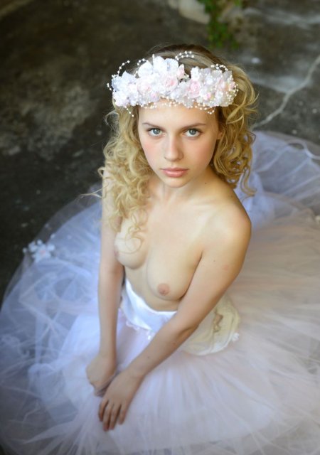 The bride is small boobs