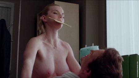 Actress Betty Gilpin Nude