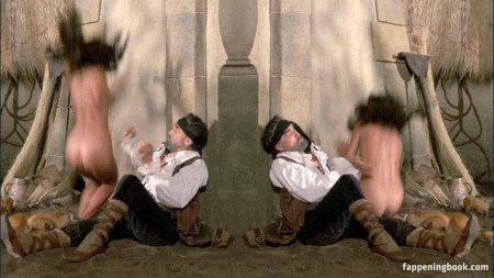 Katherine Zeta-Jones is naked 1001 night