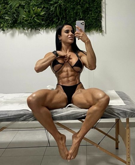 Alicia Romero Fitness